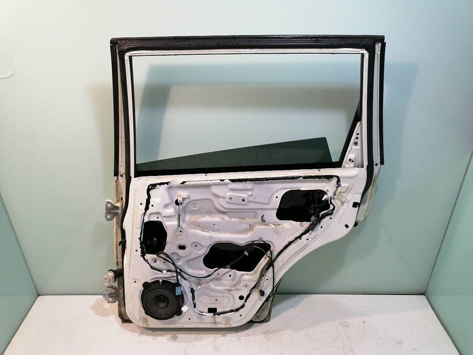 Puerta trasera derecha SSANGYONG REXTON 5