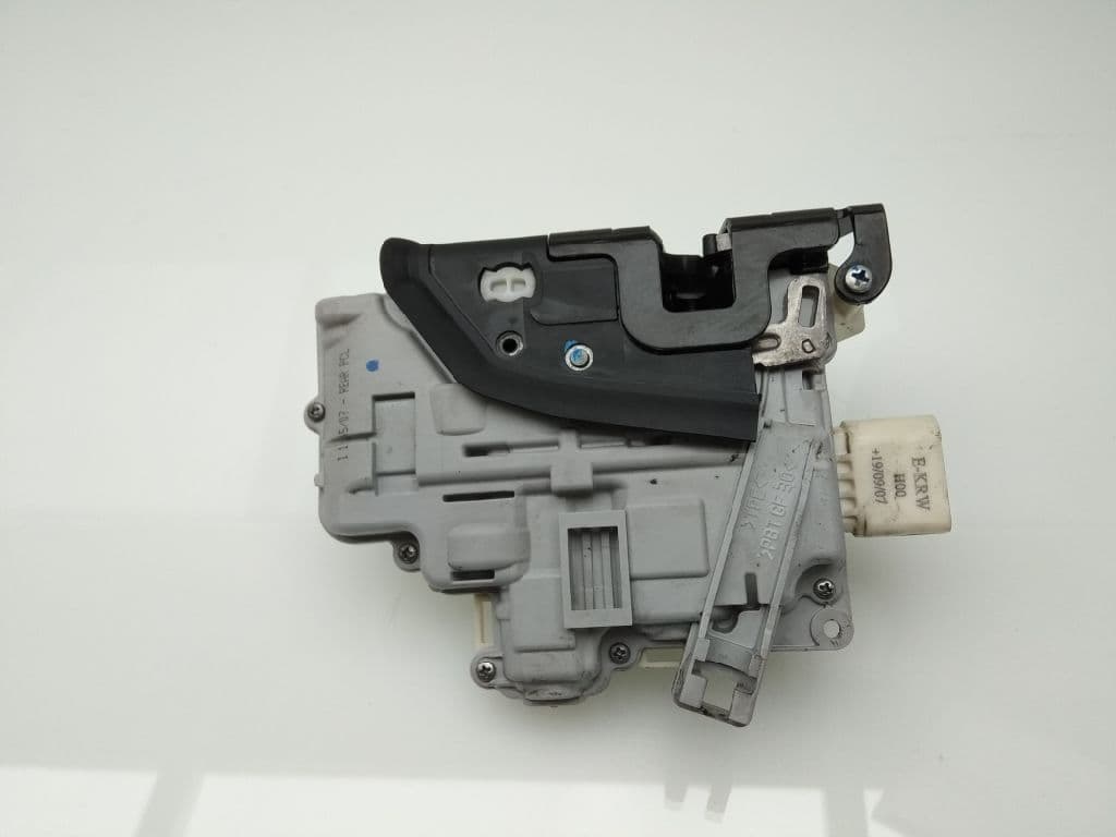 Cerradura puerta trasera derecha AUDI Q7 (4L) 4