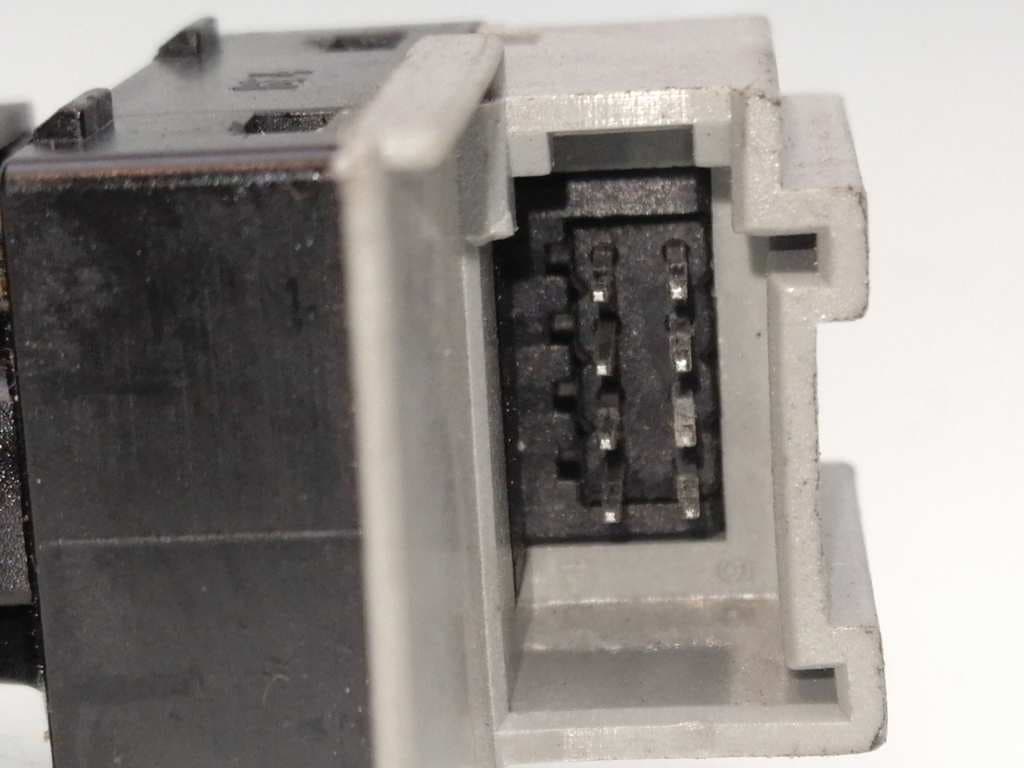 Mando elevalunas delantero derecho AUDI ALLROAD QUATTRO (4B5) 2