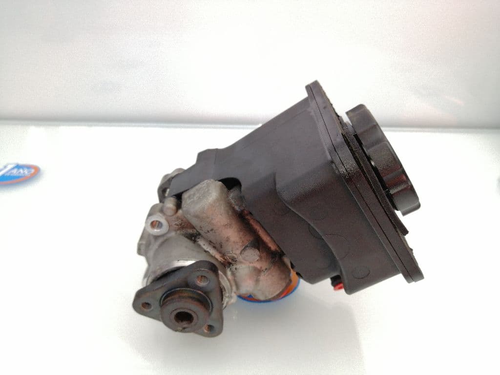 Bomba direccion BMW X5 (E70)