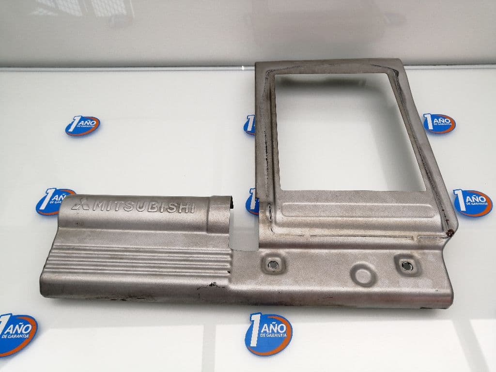 Plastico MITSUBISHI MONTERO (V20/V40)
