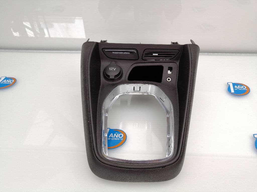 Plastico FORD TOURNEO COURIER (C4A)