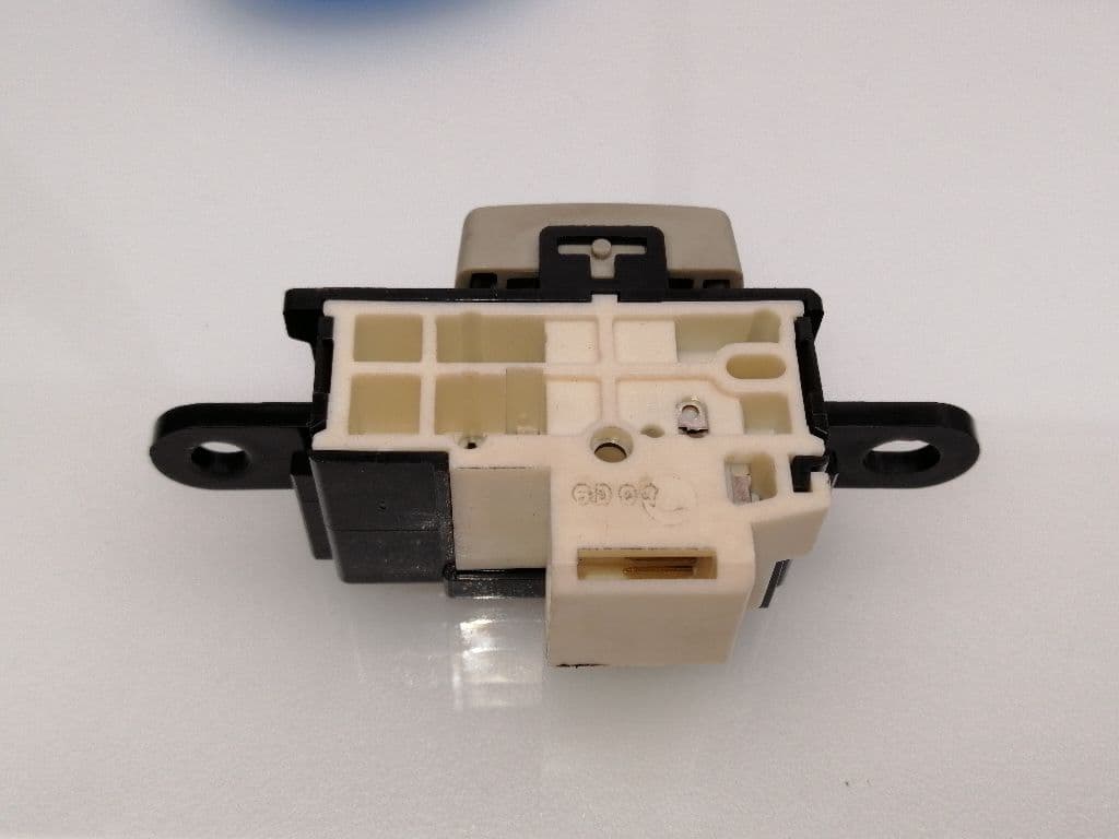 Interruptor MITSUBISHI MONTERO (V80/V90) 2