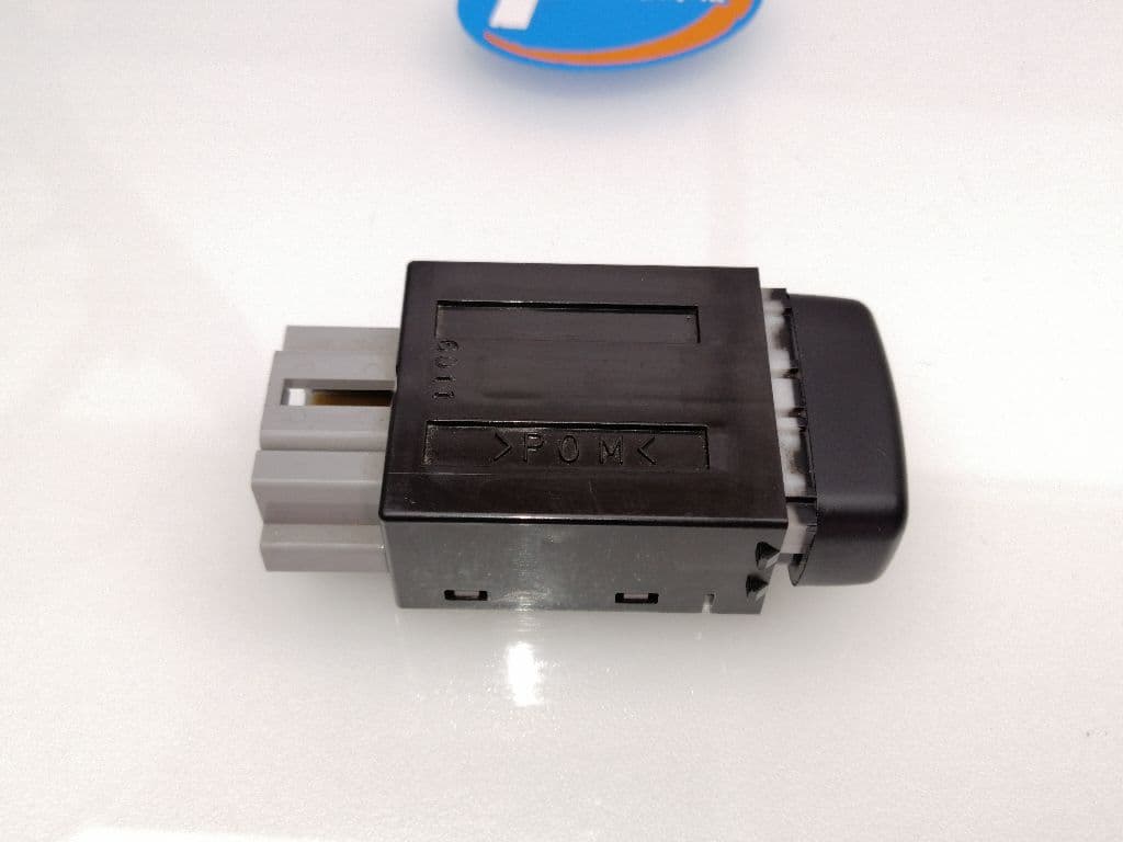 Interruptor MITSUBISHI MONTERO (V80/V90) 2