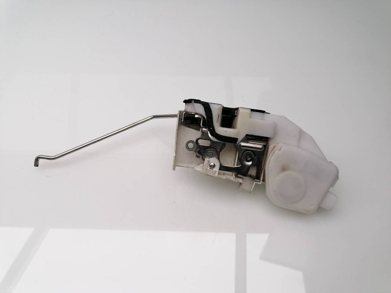 Cerradura puerta delantera derecha MITSUBISHI MONTERO (V80/V90) 4