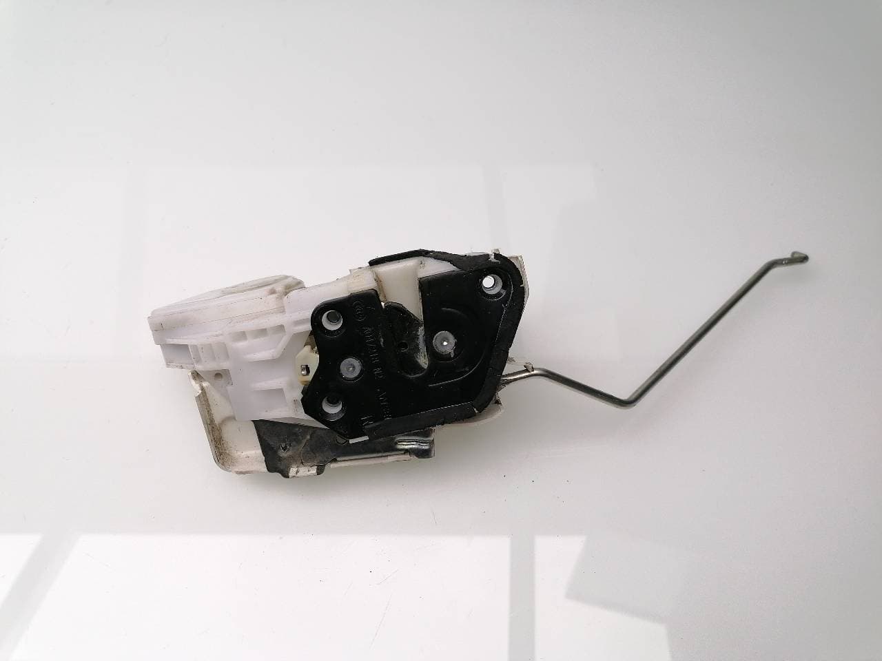 Cerradura puerta delantera derecha MITSUBISHI MONTERO (V80/V90)