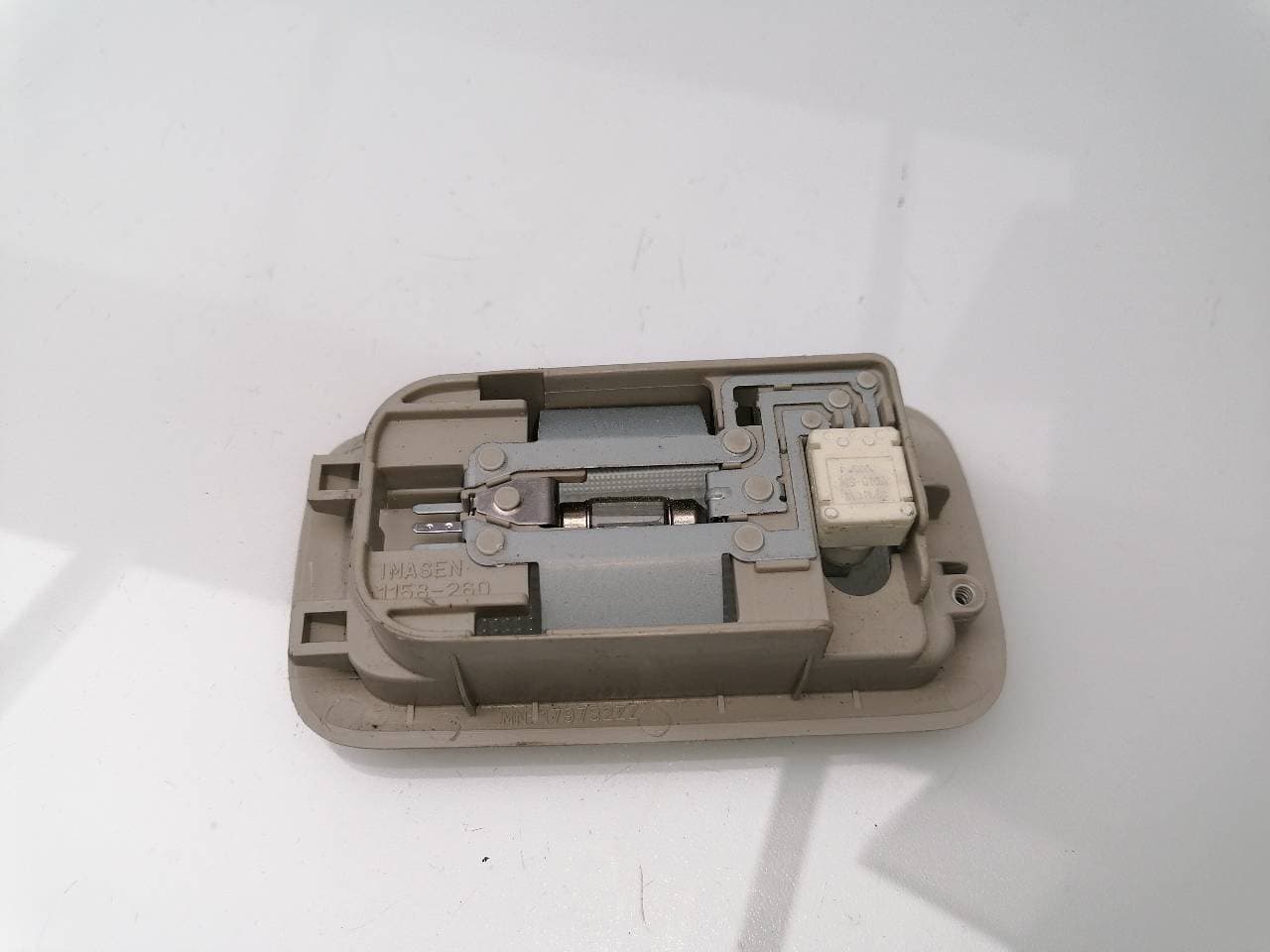Luz interior MITSUBISHI MONTERO (V80/V90) 2