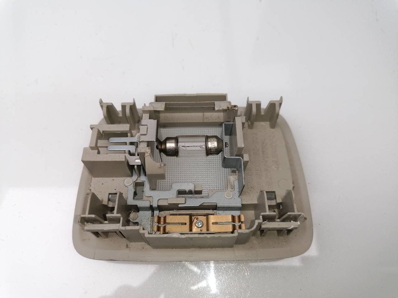 Luz interior MITSUBISHI MONTERO (V80/V90) 4