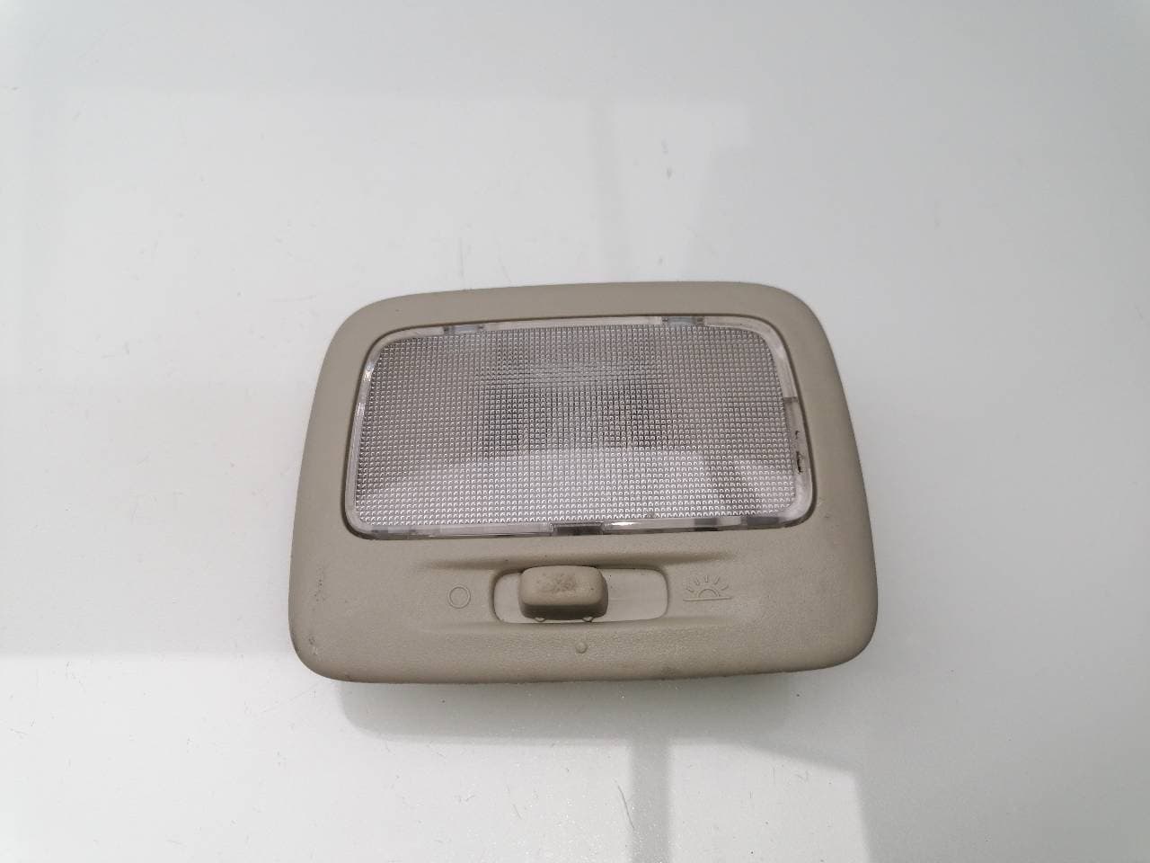 Luz interior MITSUBISHI MONTERO (V80/V90)