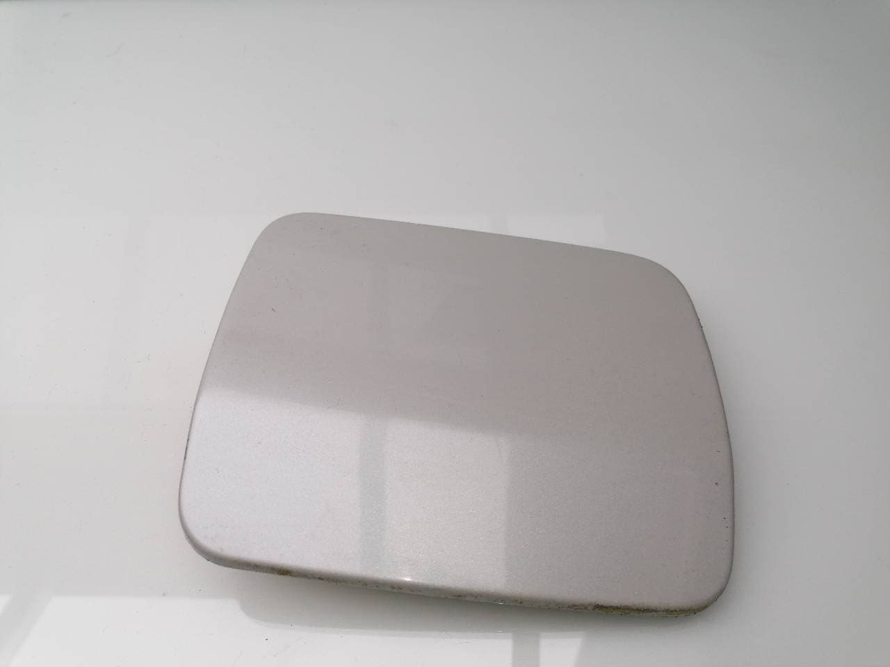 Tapa exterior combustible MITSUBISHI MONTERO (V80/V90)