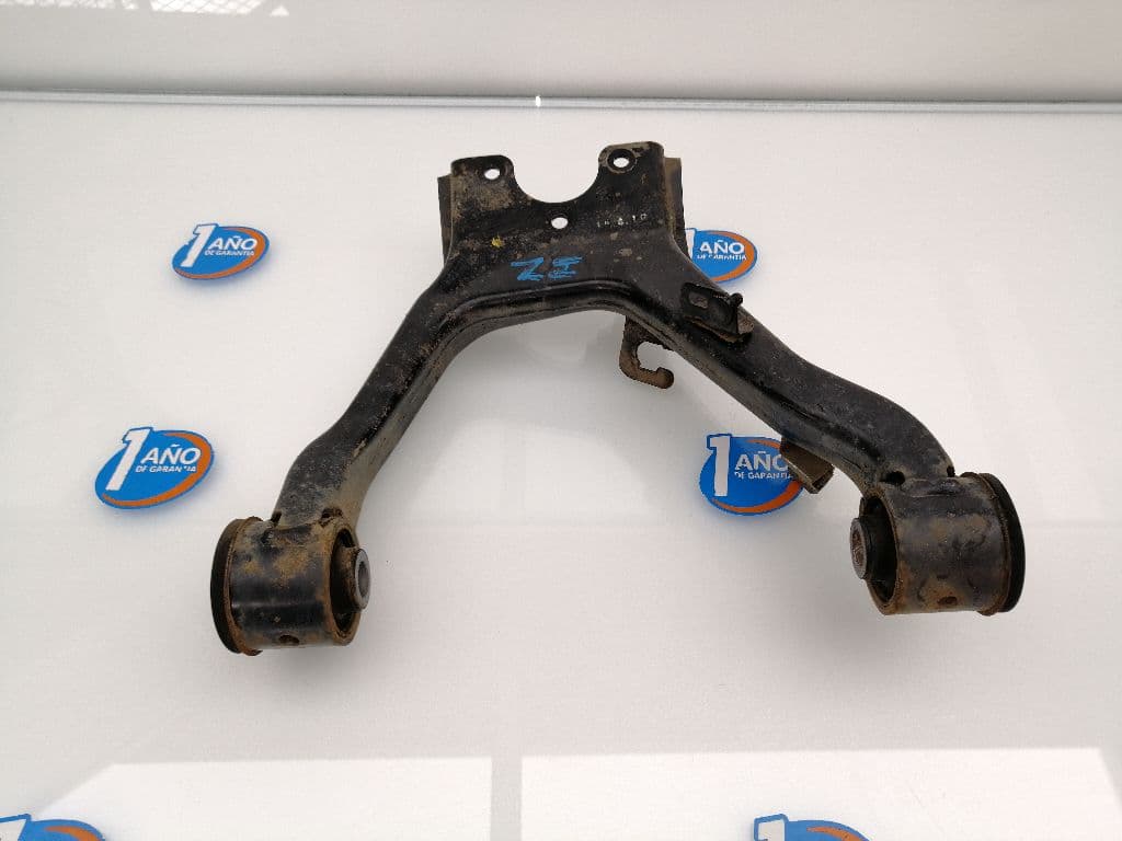Brazo suspension superior delantero izquierdo MITSUBISHI MONTERO (V80/V90)