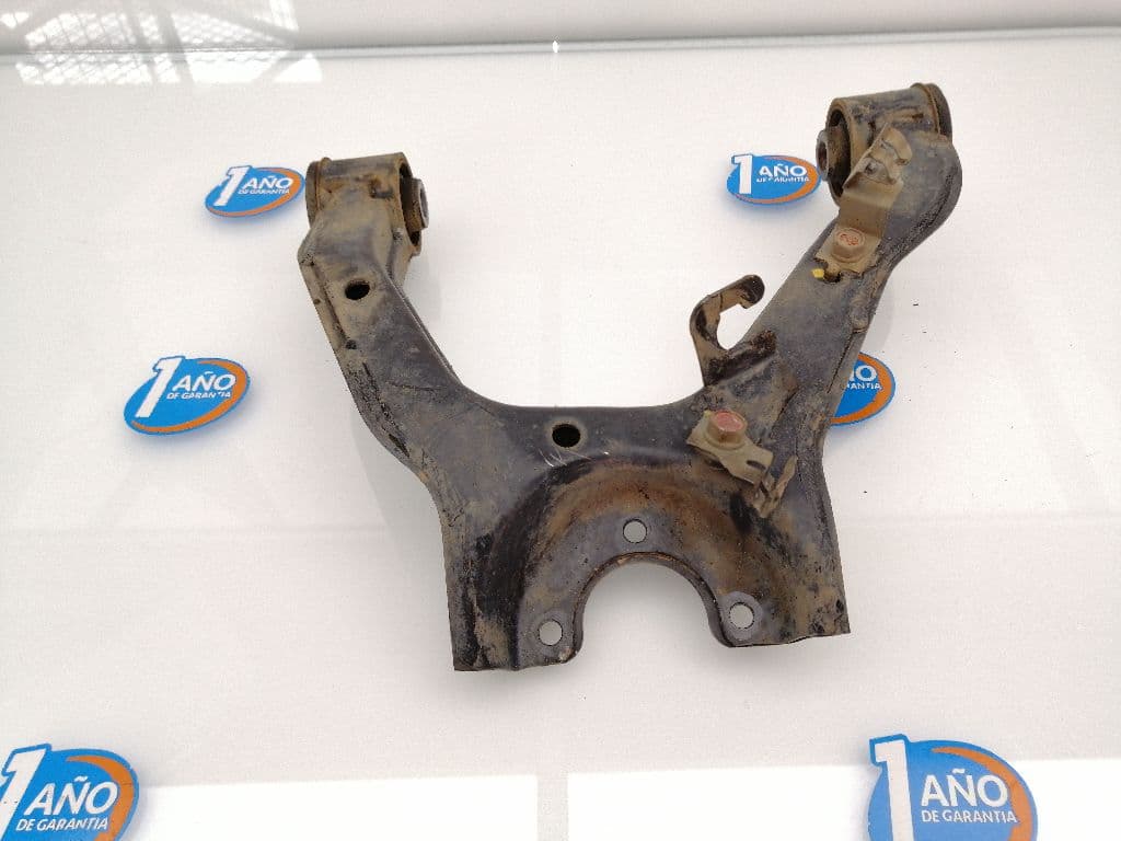 Brazo suspension superior delantero izquierdo MITSUBISHI MONTERO (V80/V90) 3