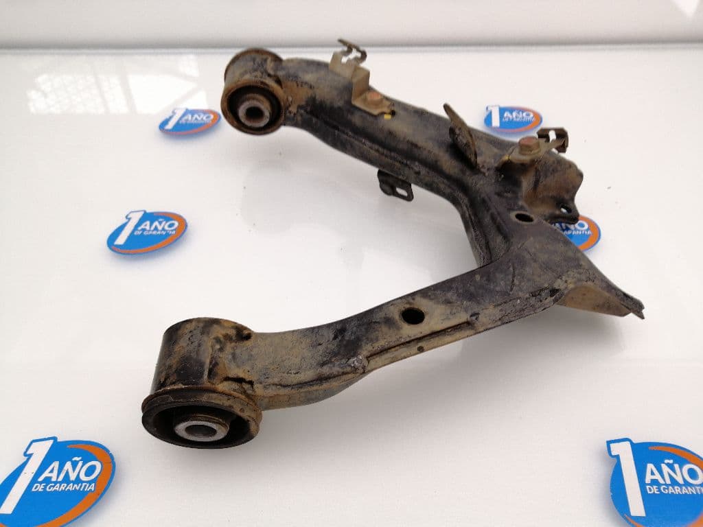 Brazo suspension superior delantero izquierdo MITSUBISHI MONTERO (V80/V90) 2