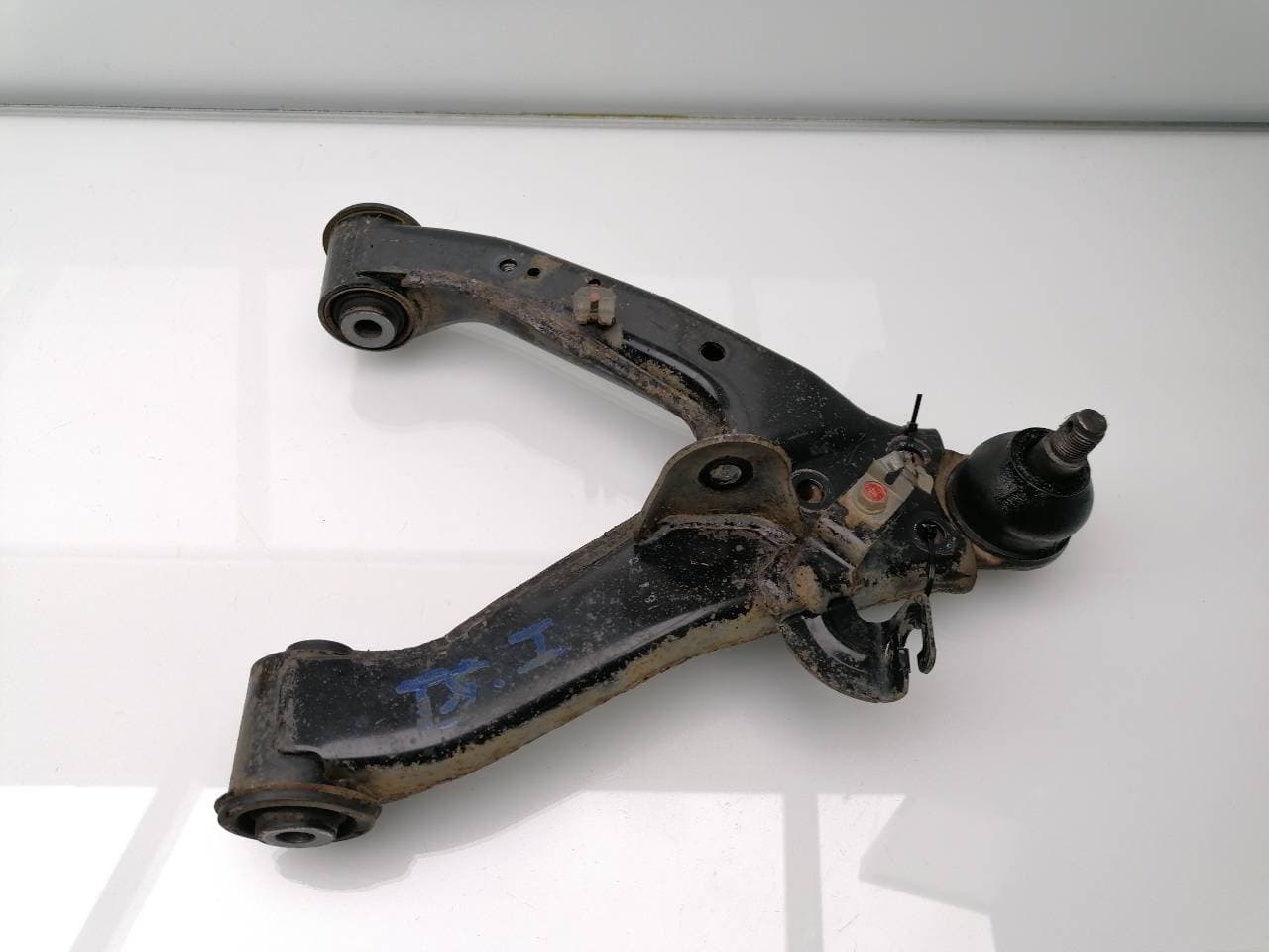 Brazo suspension superior trasero izquierdo MITSUBISHI MONTERO (V80/V90)