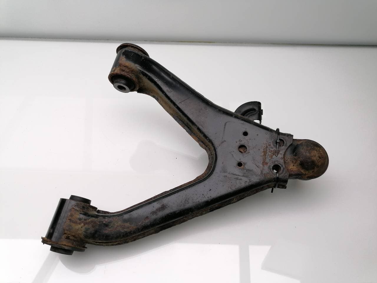 Brazo suspension superior trasero izquierdo MITSUBISHI MONTERO (V80/V90) 2