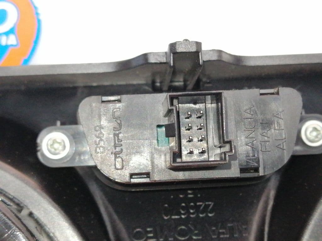 Plastico ALFA ROMEO MITO (145) 4