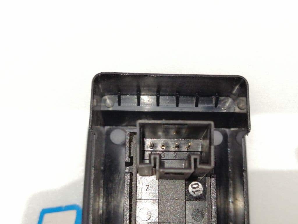 Mando elevalunas delantero derecho VOLKSWAGEN GOLF V BERLINA (1K1) 4