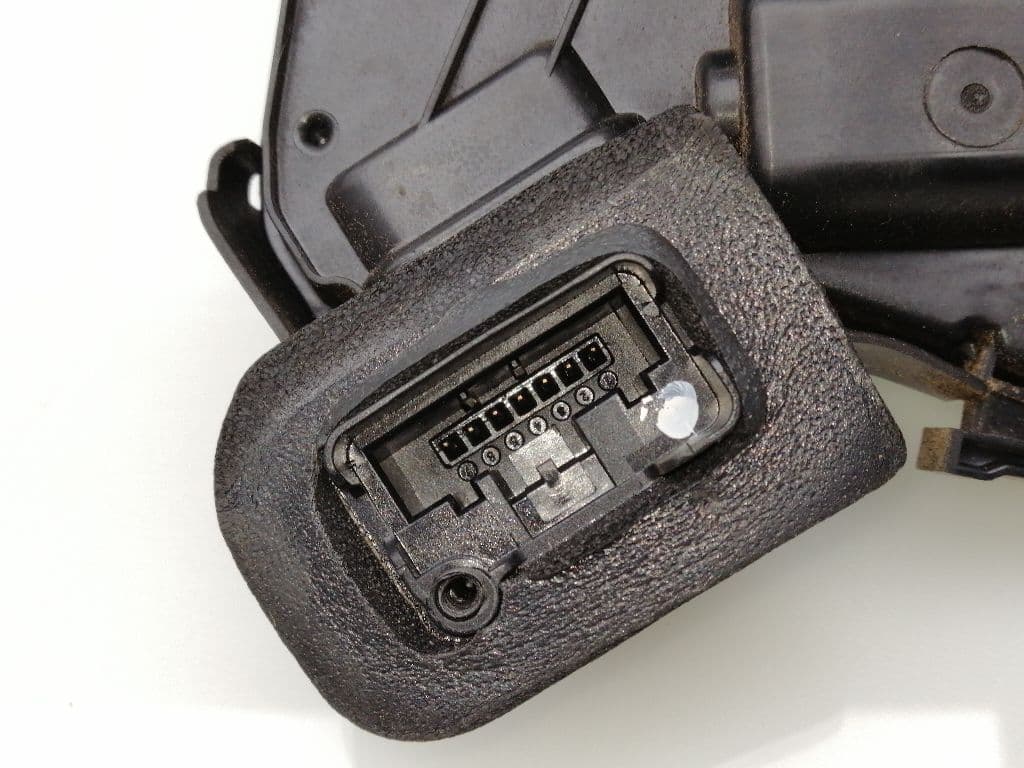 Cerradura puerta trasera derecha VOLKSWAGEN POLO (6R1) 5