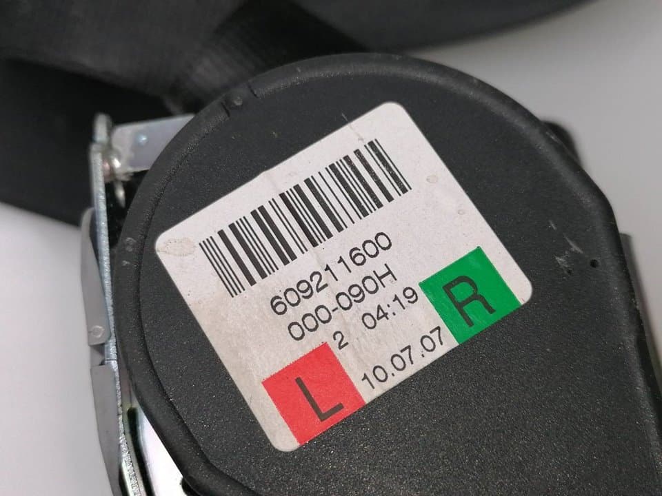 Cinturon seguridad trasero derecho AUDI A4 AVANT (8E) 3