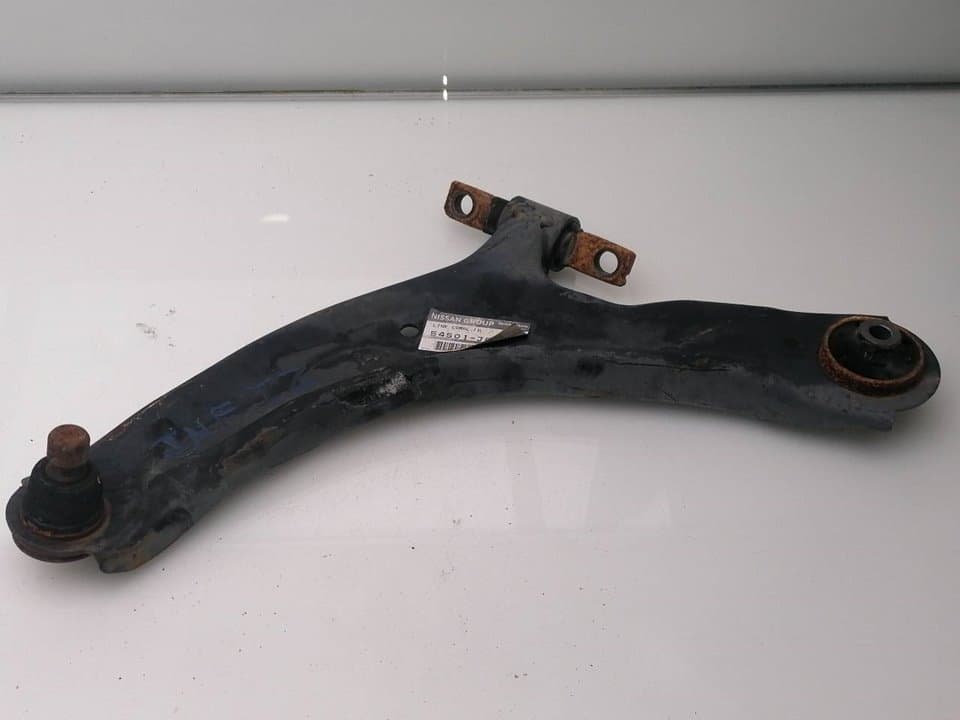 Brazo suspension inferior delantero izquierdo NISSAN X-TRAIL (T31)
