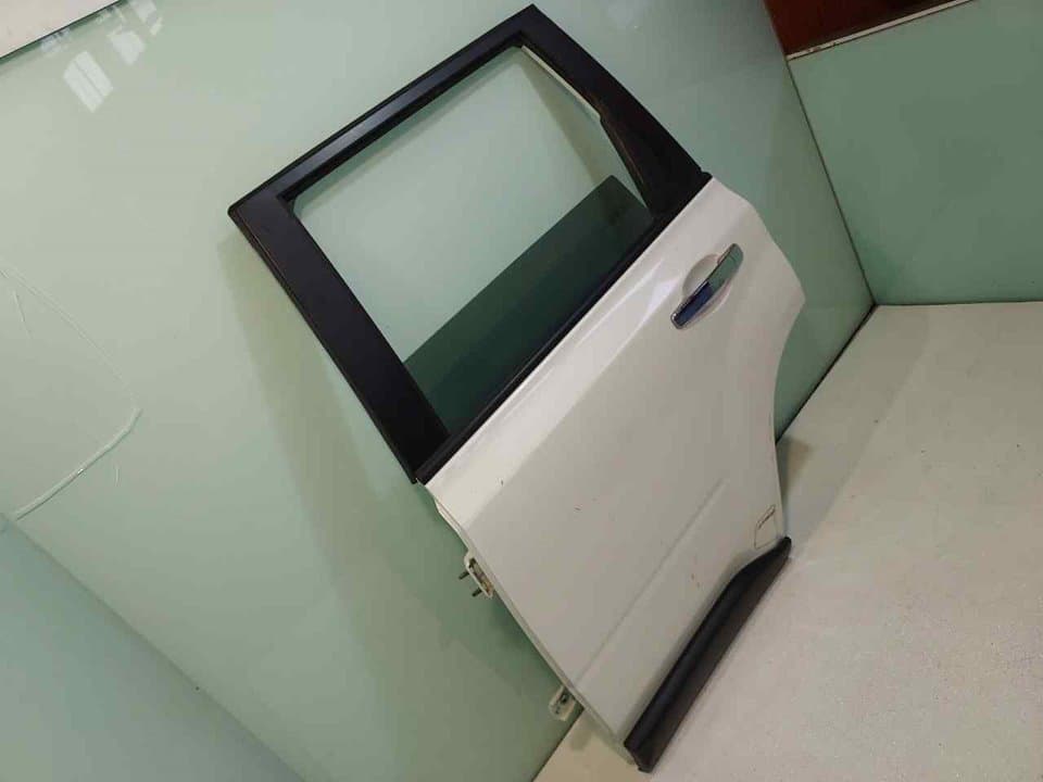Puerta trasera izquierda NISSAN X-TRAIL (T31) 4