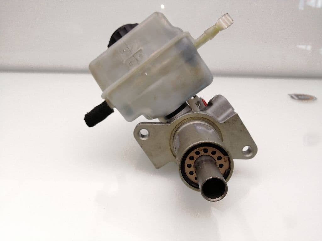 Bomba freno BMW SERIE 1M COUPE (E82) 2
