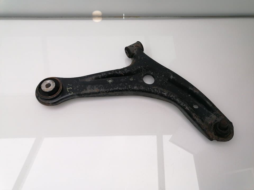 Brazo suspension inferior delantero derecho FORD FIESTA (CE1)
