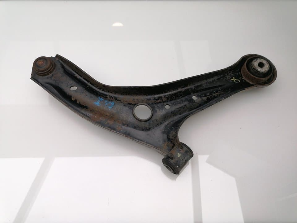 Brazo suspension inferior delantero izquierdo FORD FIESTA (CE1) 2