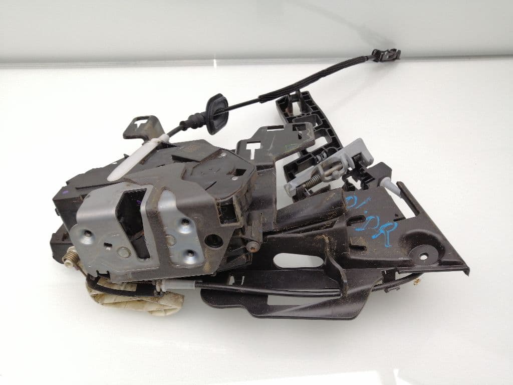 Cerradura puerta delantera derecha FORD FIESTA (CE1)