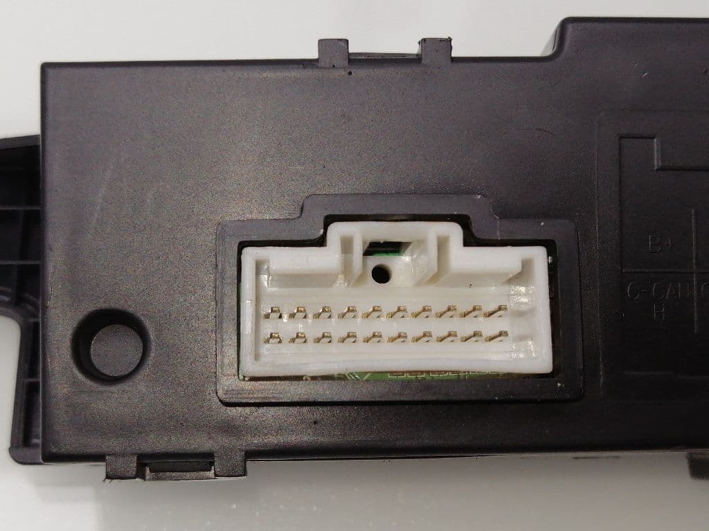 Pantalla multifuncion KIA CEED 4