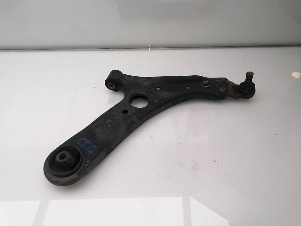 Brazo suspension inferior delantero derecho KIA CEED