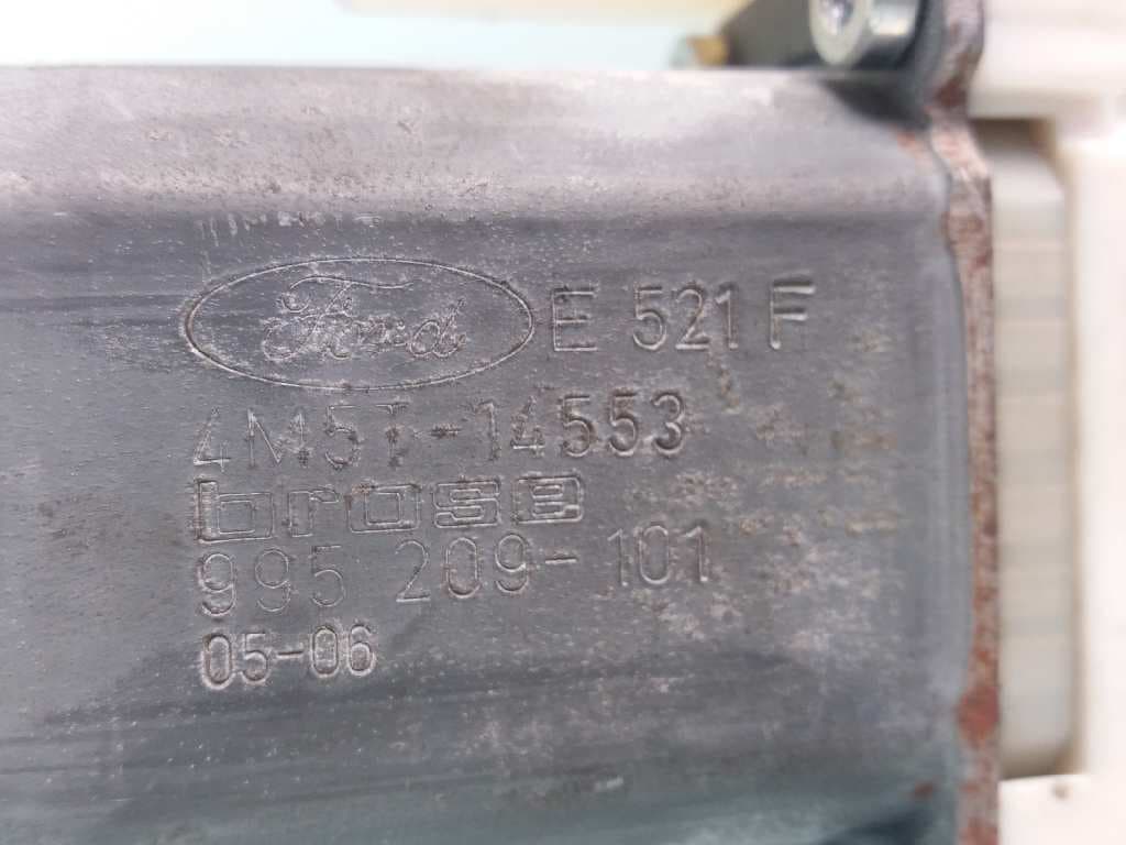 Motor elevalunas delantero derecho FORD FOCUS BERLINA (CAP) 4