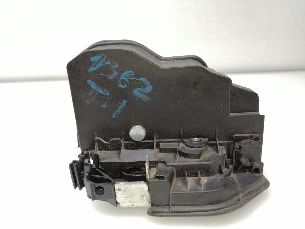 Cerradura puerta trasera izquierda BMW X3 (E83) 4