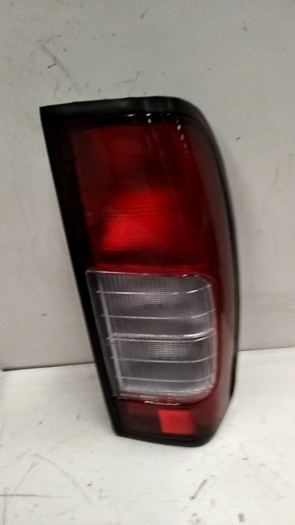 Piloto trasero izquierdo NISSAN NAVARA PICK-UP (D40M) 5