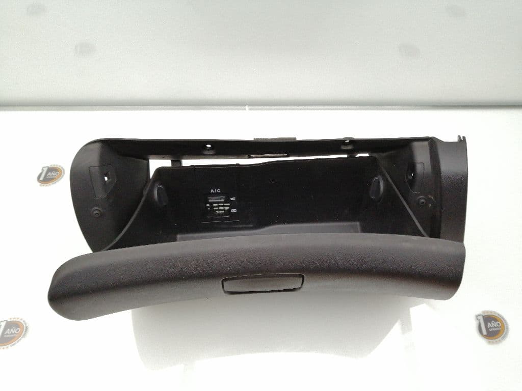 Guantera KIA CEED 2