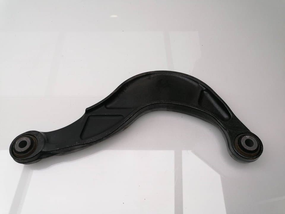 Brazo suspension superior trasero derecho VOLVO V60 FAMILIAR 2