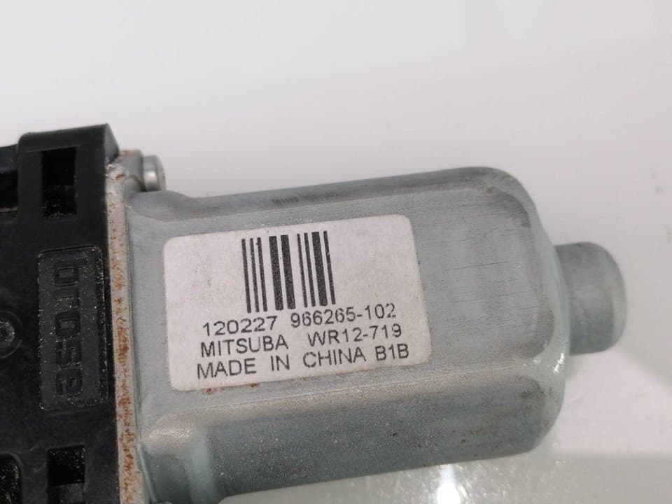 Motor elevalunas trasero derecho VOLVO V60 FAMILIAR 2