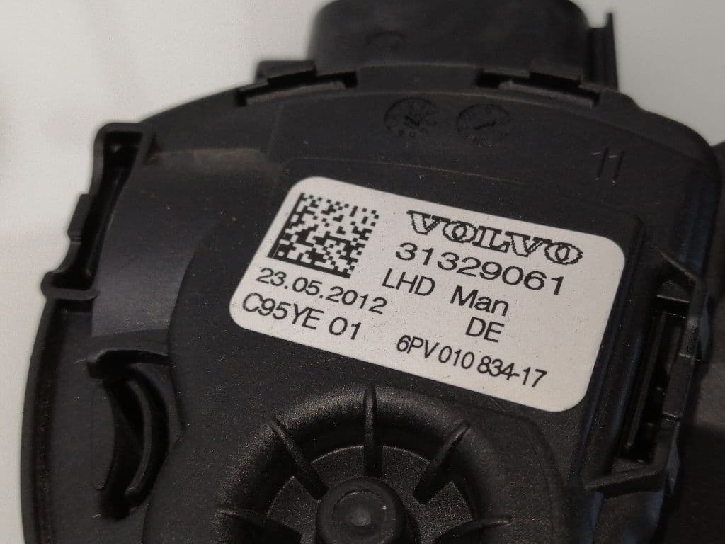 Pedal acelerador VOLVO V60 FAMILIAR 2