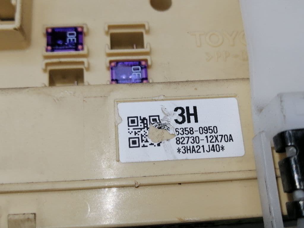 Caja reles / fusibles TOYOTA AURIS 5
