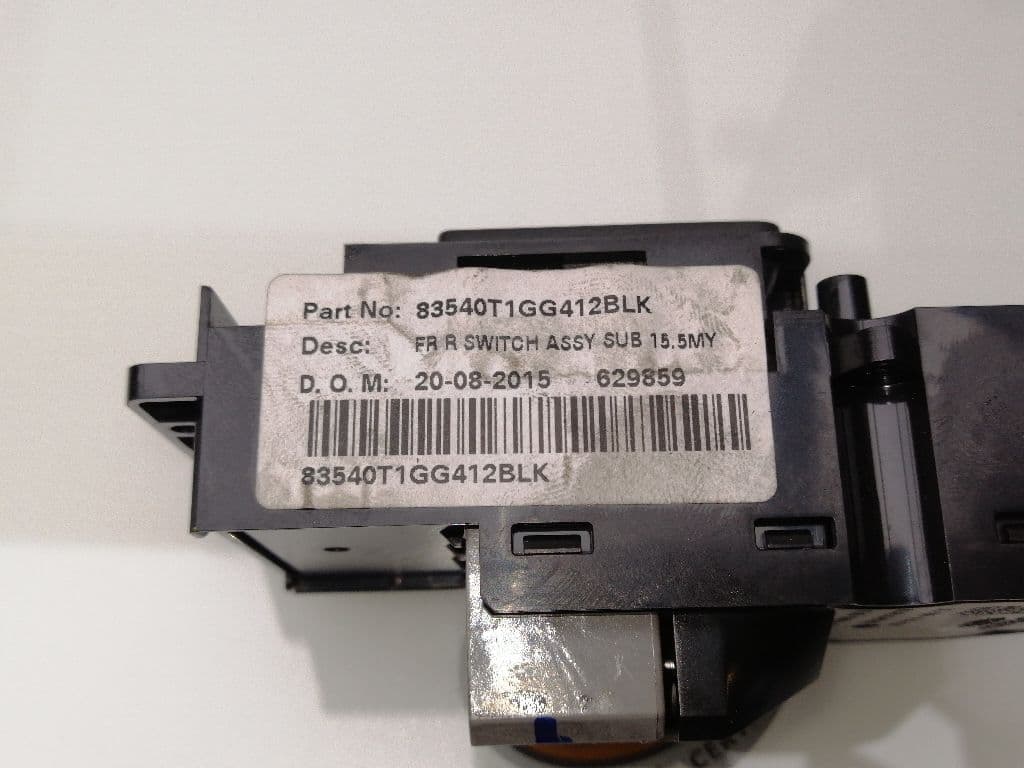 Mando elevalunas delantero derecho HONDA CR-V 3