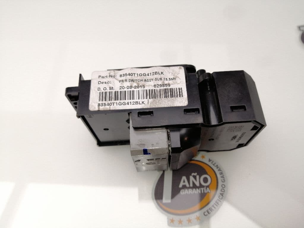 Mando elevalunas delantero derecho HONDA CR-V 2
