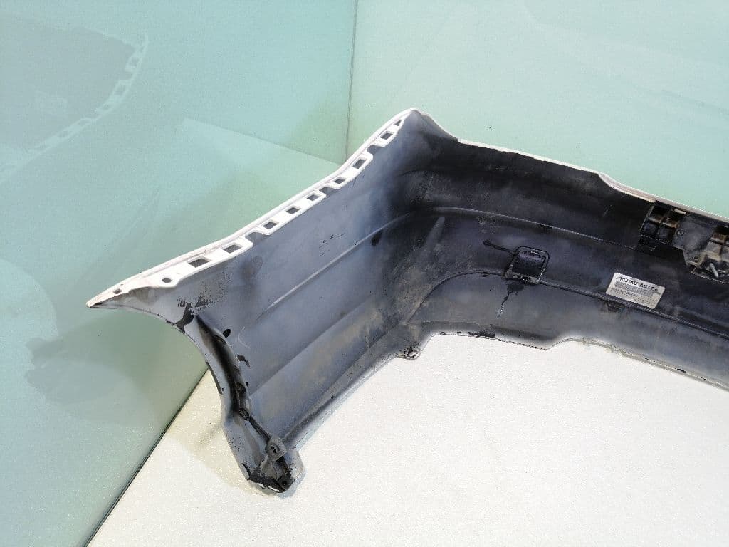 Paragolpes trasero MERCEDES-BENZ CLASE C (W203) BERLINA 5