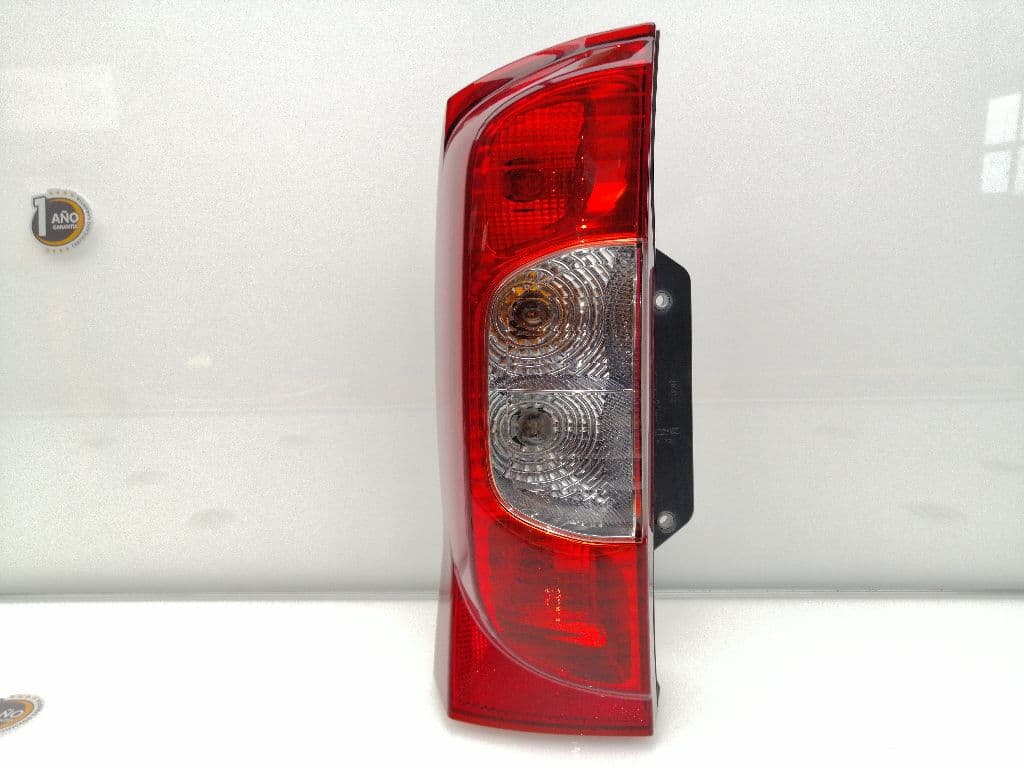 Piloto trasero izquierdo FIAT QUBO (300)