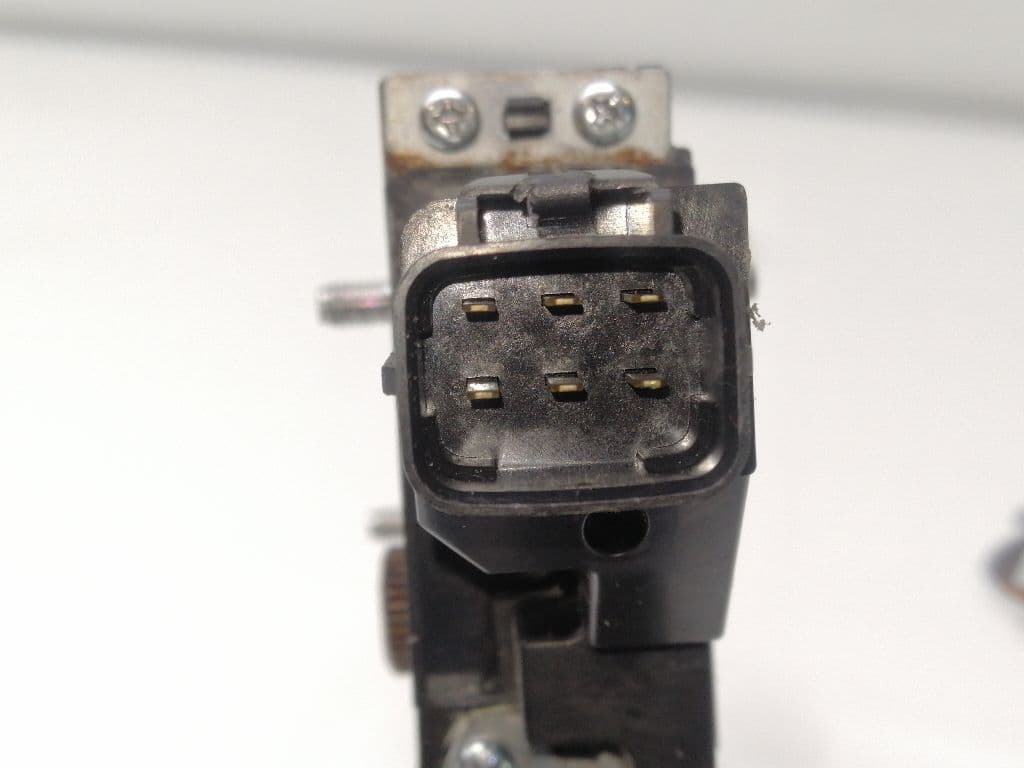 Motor elevalunas delantero izquierdo KIA RIO 2