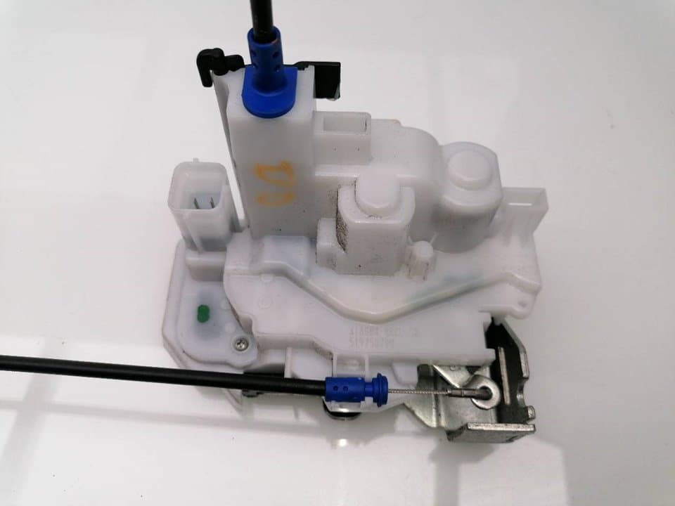 Cerradura puerta delantera derecha OPEL CORSA E 3