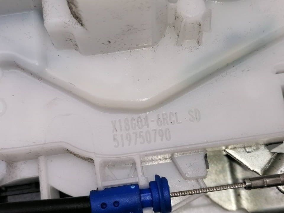 Cerradura puerta delantera derecha OPEL CORSA E 2