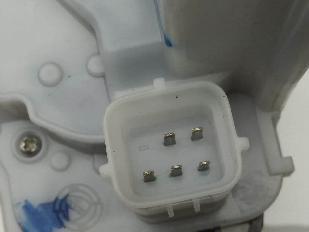 Cerradura maletero / porton OPEL CORSA E 3