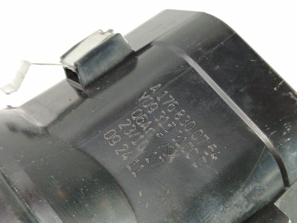 Plastico MERCEDES-BENZ CLASE A (W169) 2
