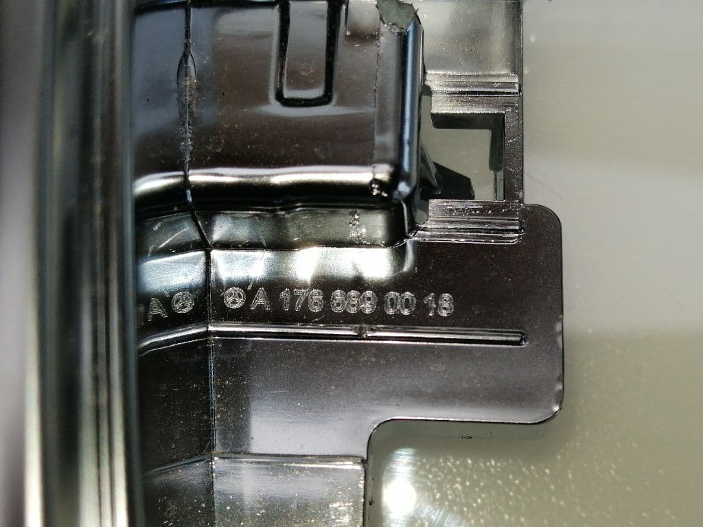 Plastico MERCEDES-BENZ CLASE A (W169) 2