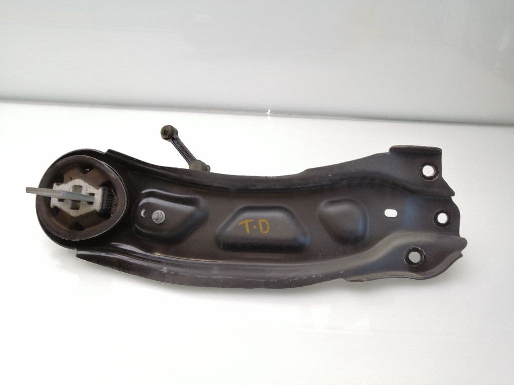Brazo suspension superior trasero derecho MERCEDES-BENZ CLASE A (W169) 3